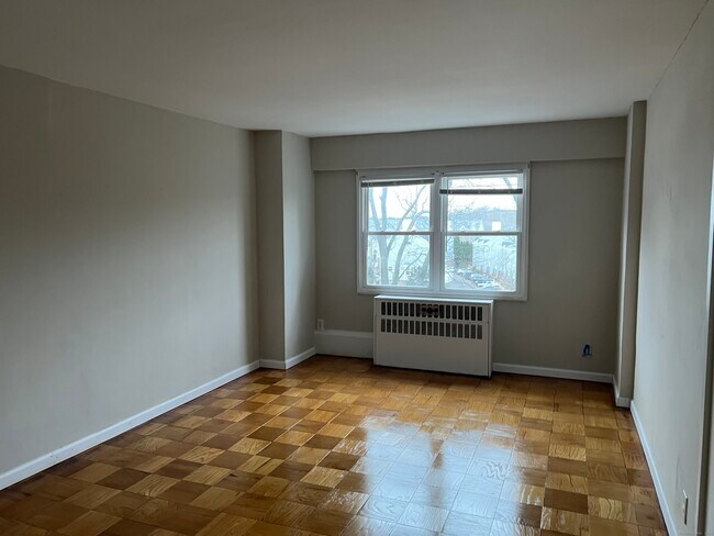 Building Photo - 80 Cartright St