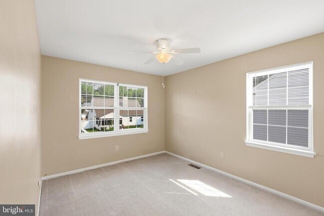 Building Photo - 251 N Caroline Pl
