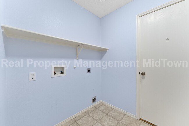 Building Photo - Charming 3-Bedroom Home in Arlington – Man...