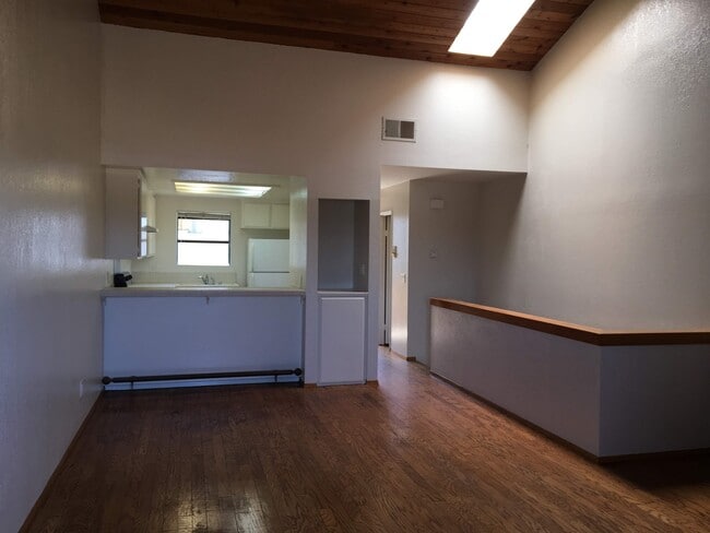 Building Photo - Point Loma/OB Town Home with Views!