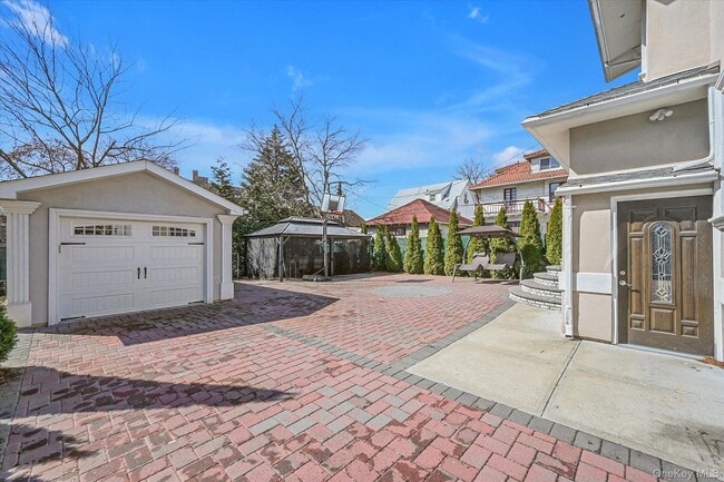 Building Photo - 85-16 Abingdon Rd