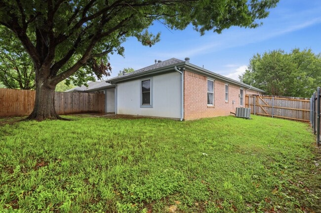 Building Photo - 1502 Sharron Ct