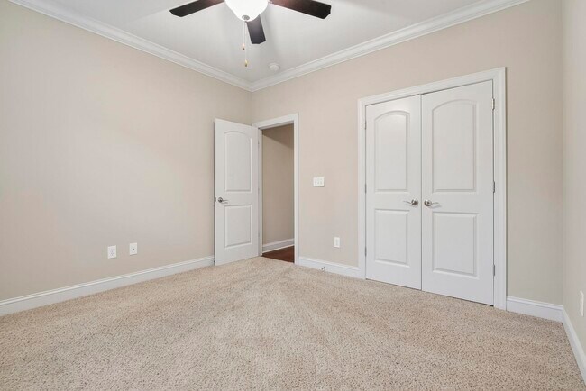 Building Photo - 9060 Abingdon Dr
