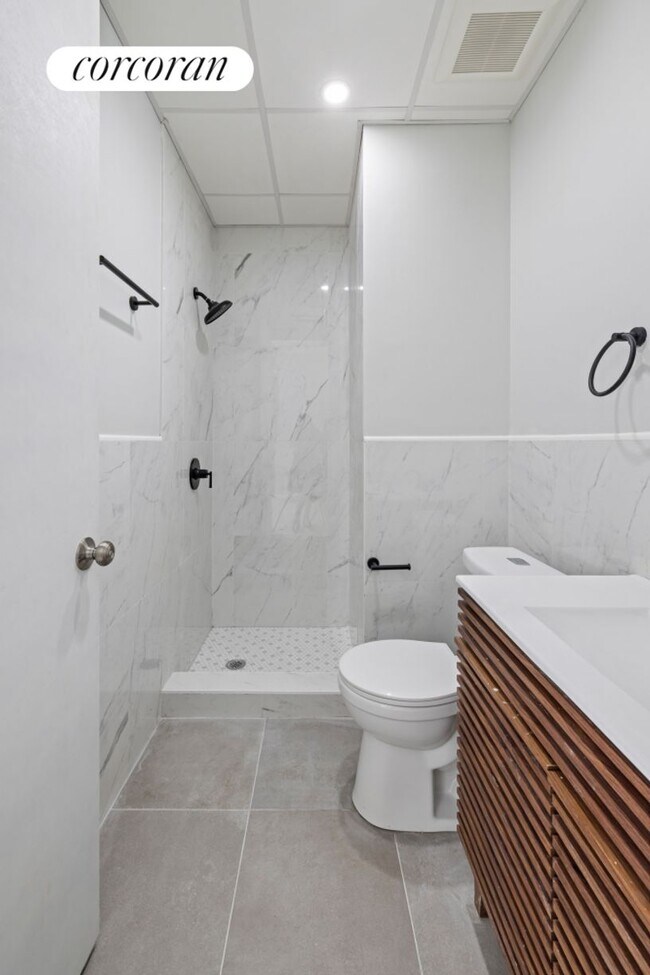 Building Photo - 53 Kent Ave