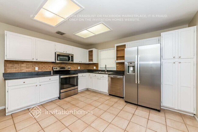 Building Photo - 721 50th St E