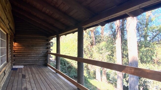 Building Photo - 615 Falls Dr