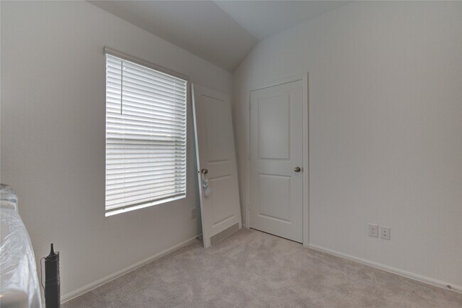 Building Photo - 2904 Cordova Hl Dr