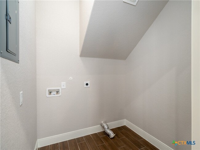 Building Photo - 361 High Dr