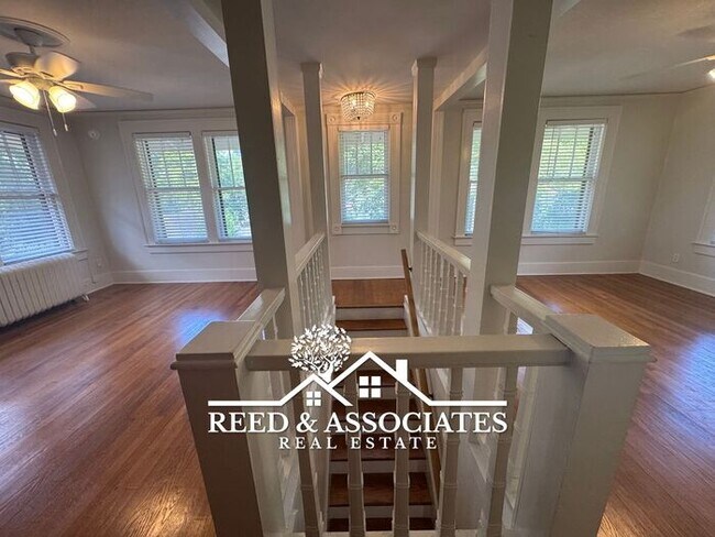 Building Photo - Spacious: 3 Bedroom in East Buntyn