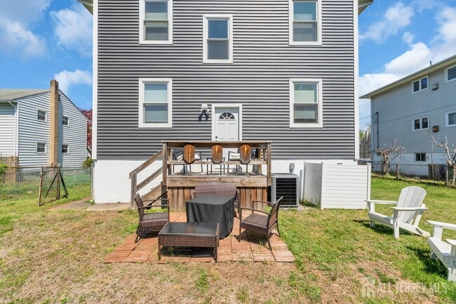 Building Photo - 36 Van Buren Ave