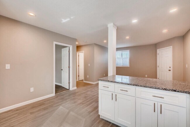 Building Photo - Remodeled Garden Level Unit in a Prime Location