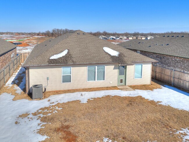 Building Photo - 10044 SW 40th St