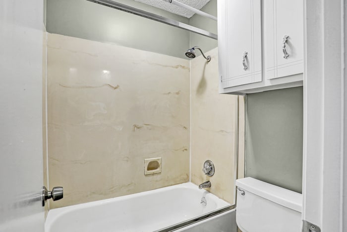 Building Photo - 4615 Sherbrook Dr