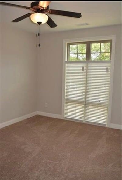Building Photo - 1690 W Farmville Rd