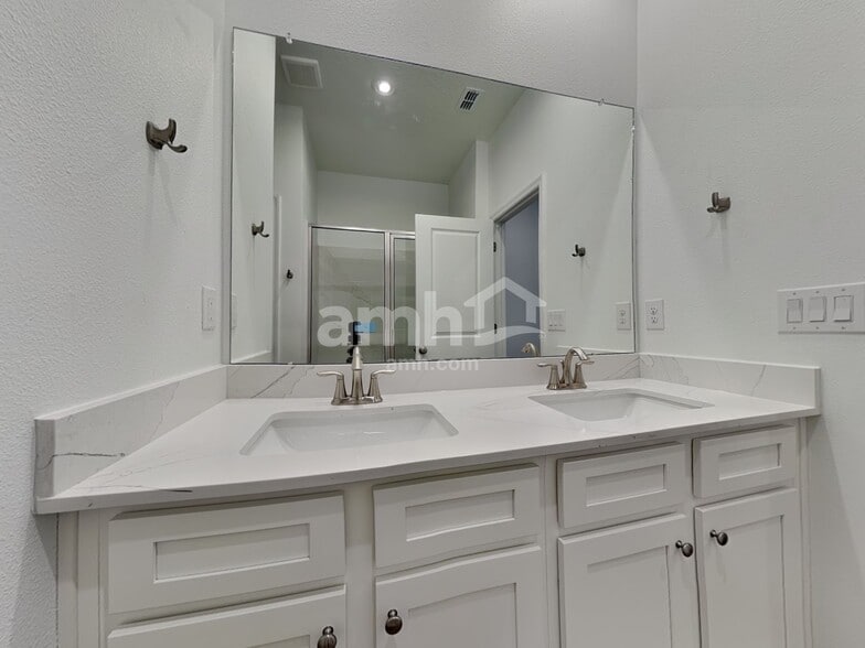 Building Photo - 6650 Atlantic Bch Ave