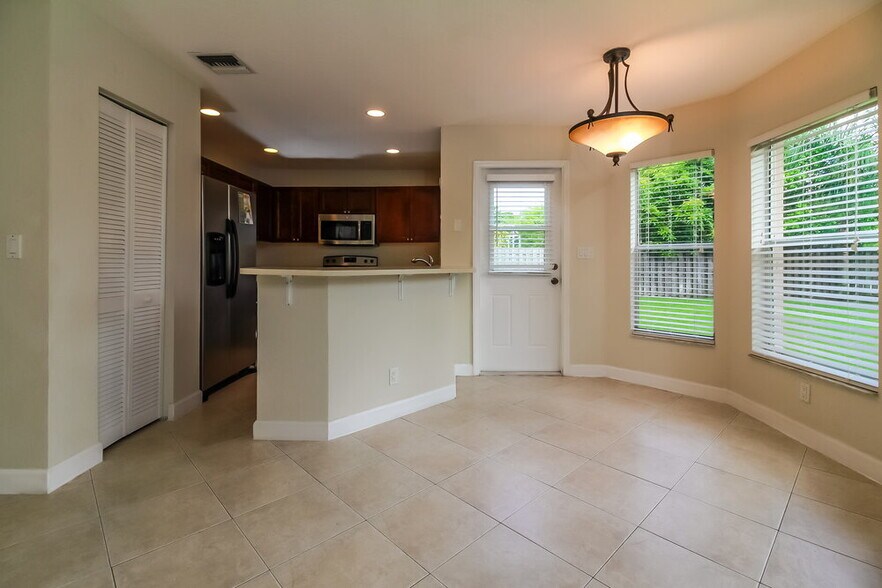 Building Photo - 9470 Aegean Dr