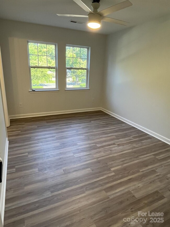 Building Photo - 311 Drury Dr