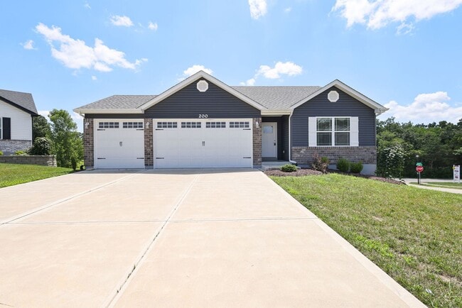 Building Photo - BRAND NEW 3Bed/2Bath Ranch 3 Car Garage