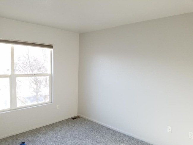 Building Photo - 1691 Oak Creek Dr