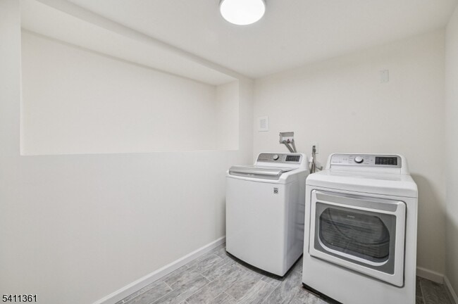 Building Photo - 64 Shunpike Rd