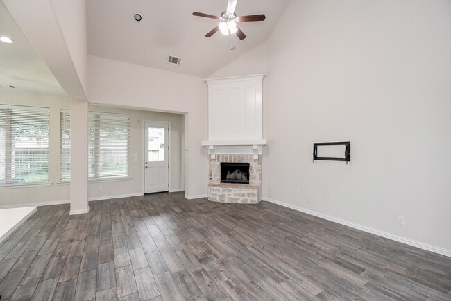 Building Photo - 27231 Symphony Creek Ln