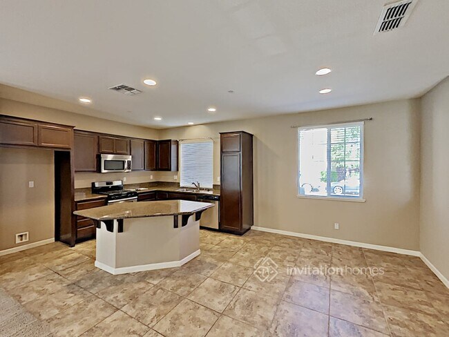 Building Photo - 1234 Landmark Cir