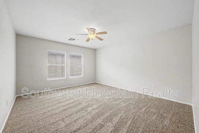 Building Photo - 45556 W Tucker Rd