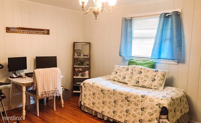 Building Photo - 3 br, 1 bath House - 4805 Merrill Lane