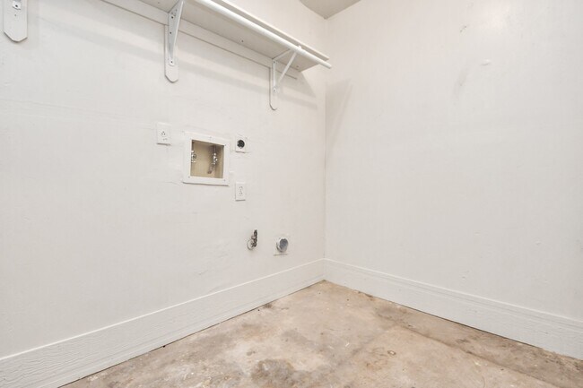 Building Photo - 16423 Monte Carlo Ln