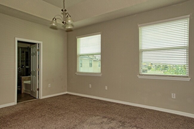 Building Photo - Beautiful 4 bed 3 bath w/loft, 2 story hom...