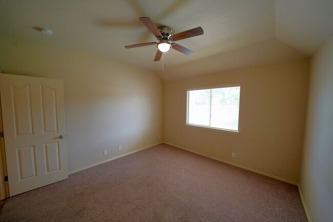 Building Photo - Move-In Ready Property Now Available in Selma, TX! - Realtor Commission: $600
