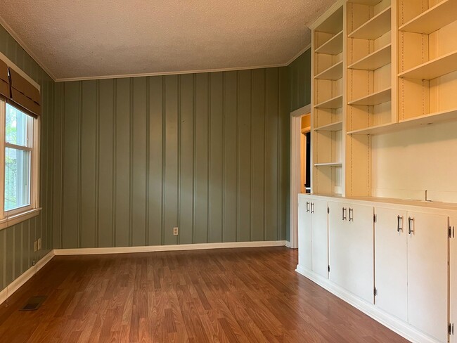 Building Photo - 7803 Delray Dr