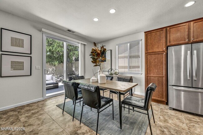 Building Photo - 10740 Cedar Rock Dr