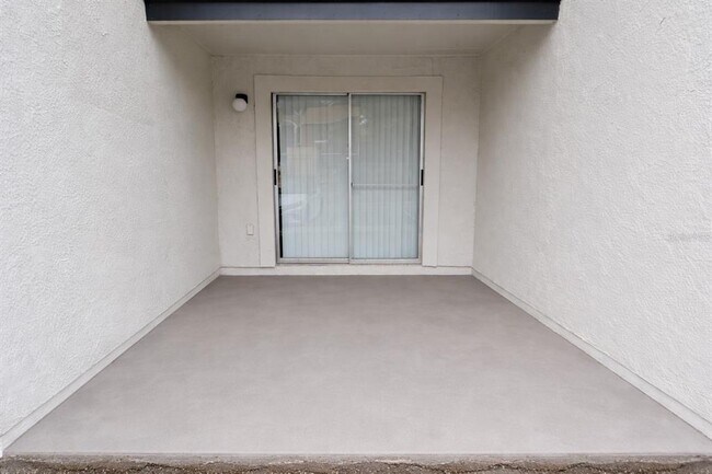 Building Photo - 8425 Cerro Cir