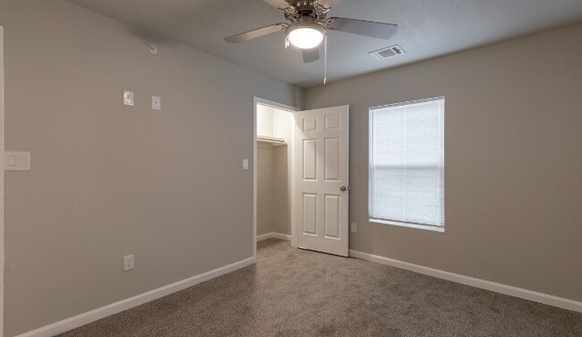 Building Photo - 274 Plez Morgan