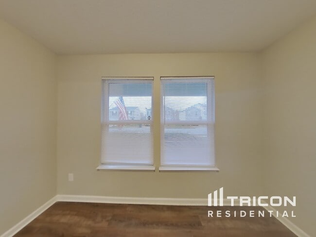 Building Photo - 8018 Bach Dr