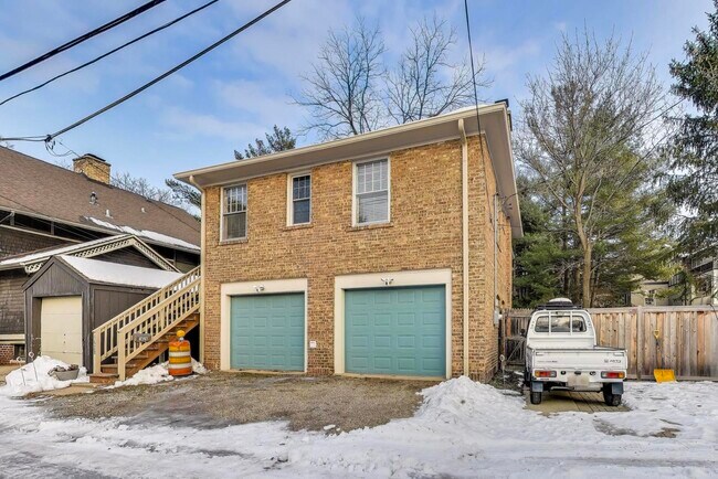 Building Photo - 1632 Wesley Ave