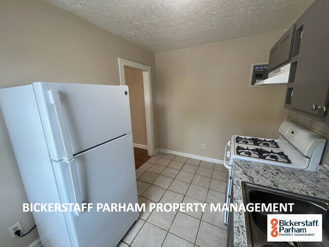 Building Photo - 206 44th St
