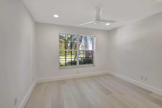 Building Photo - 11287 Vivero Ave