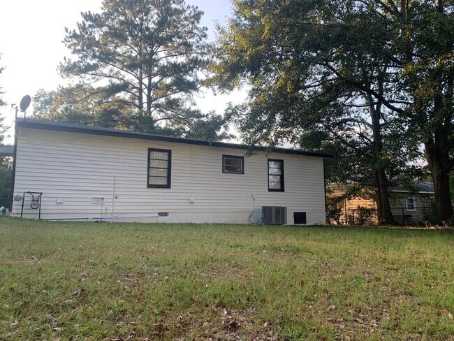 Building Photo - 324 Mays Ave