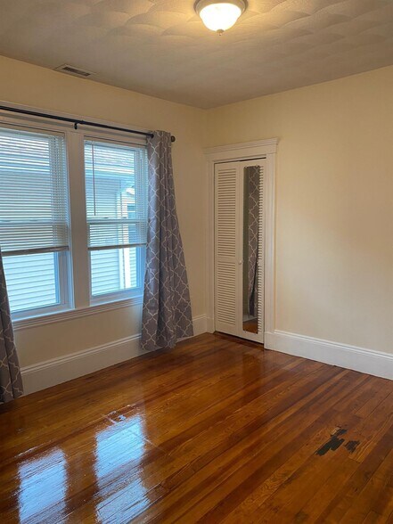 Building Photo - 190 Harvard St