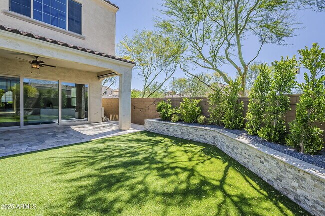 Building Photo - 3310 E Los Gatos Dr