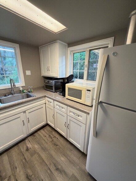 Building Photo - 14362 Ladd Canyon Rd