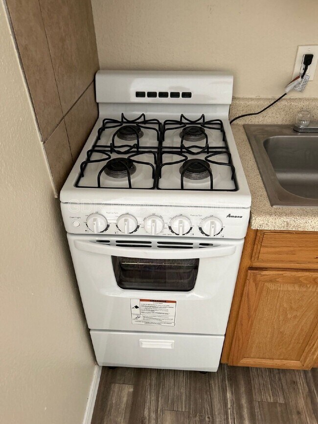 Building Photo - 401 14th St NW