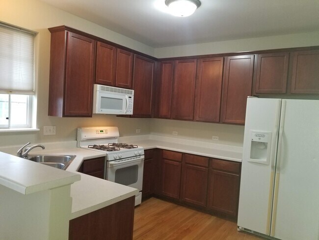 Building Photo - 301 Robin Glen Ln