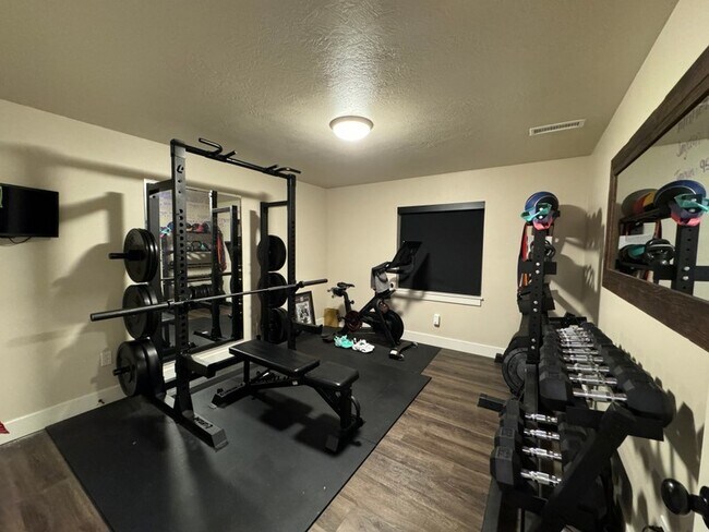 Building Photo - 5101 Emmeline Dr