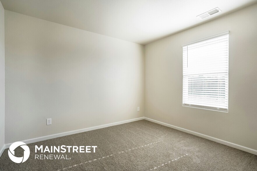 Building Photo - 124 Lahinch Dr