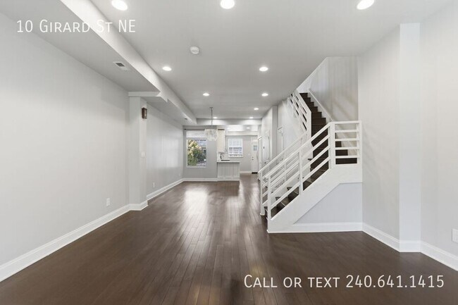 Building Photo - 10 Girard St NE