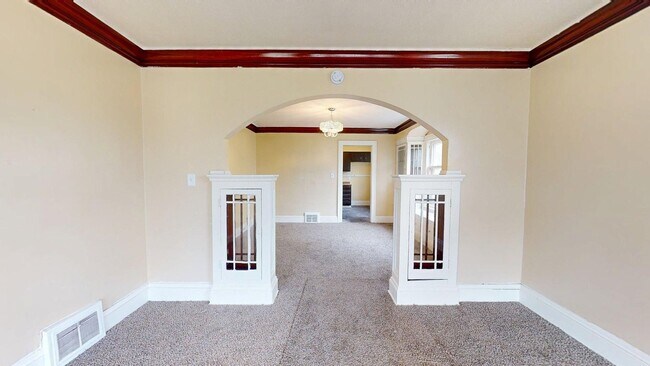 Building Photo - 3045 E 130th St