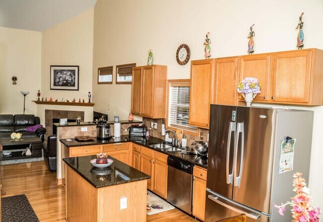 Building Photo - 1664 Boxwood Dr